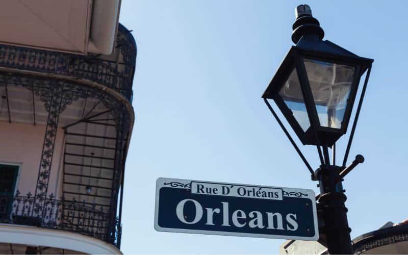 A New Orleans street sign